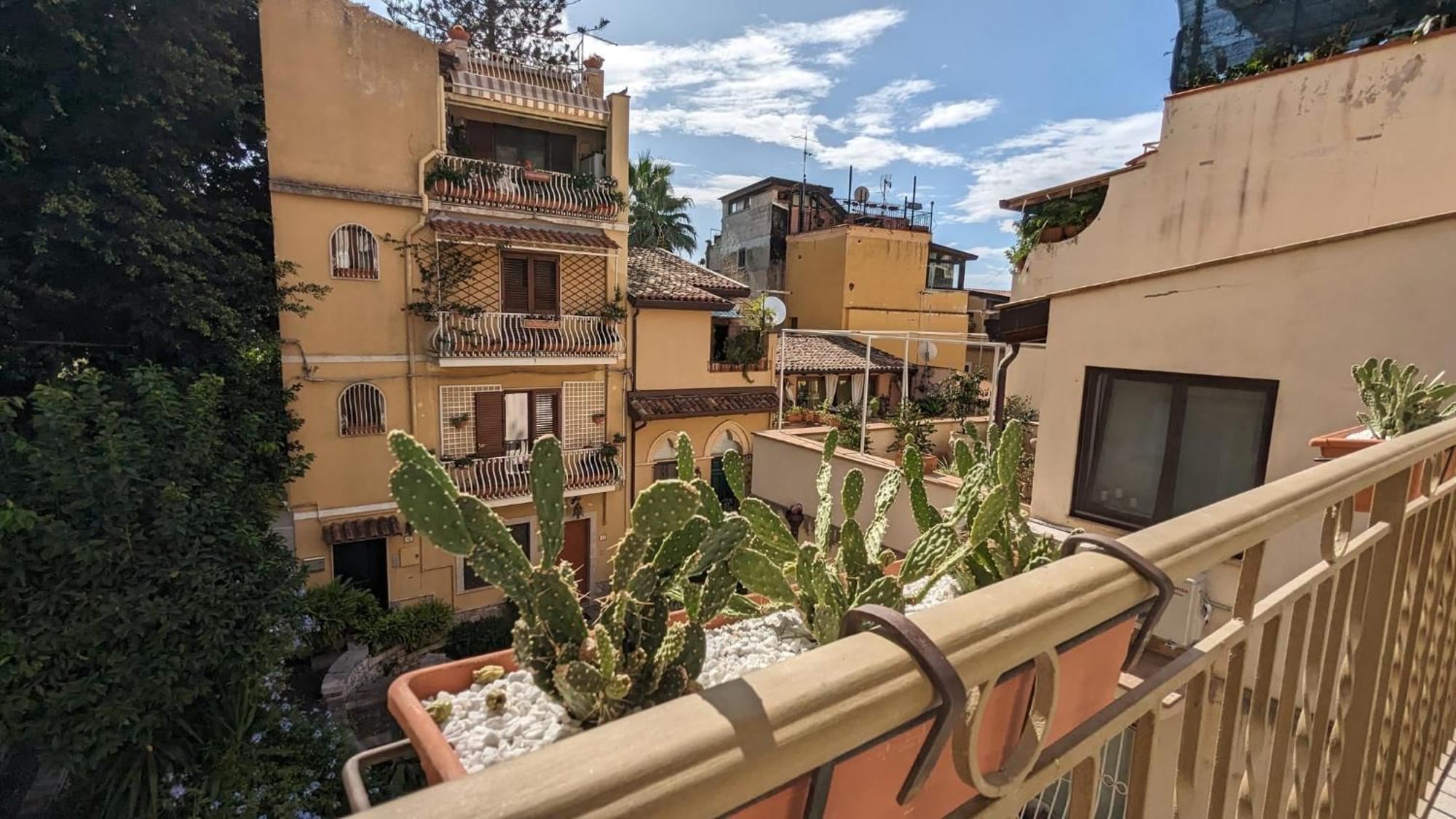 Opuntia Charming Rooms Таормина Экстерьер фото